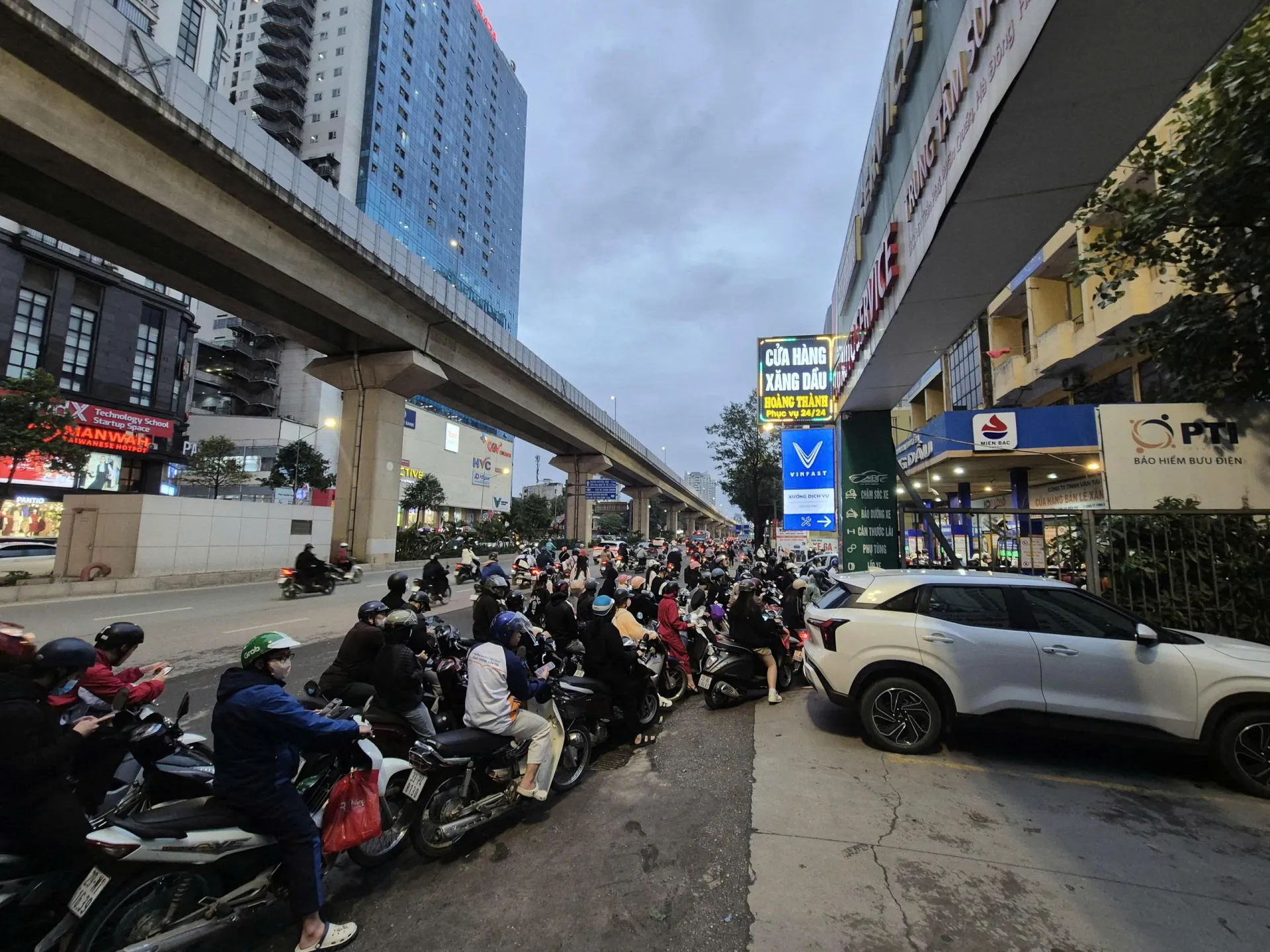 Những cú sốc dầu mỏ lớn nhất lịch sử và cách chúng làm thay đổi thị trường tài chính toàn cầu